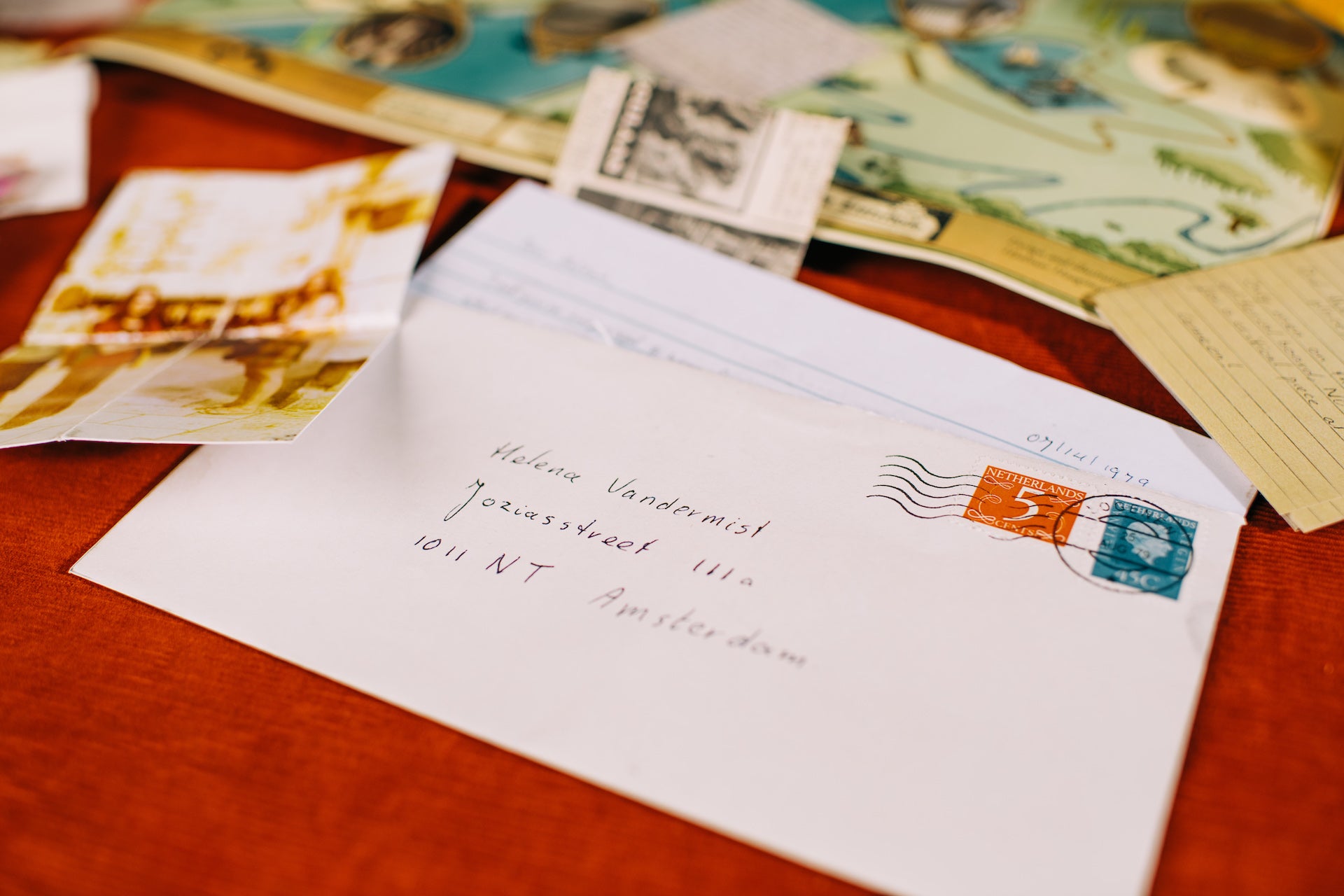 Aged letters and handwritten notes from The Vandermist Dossier mystery game